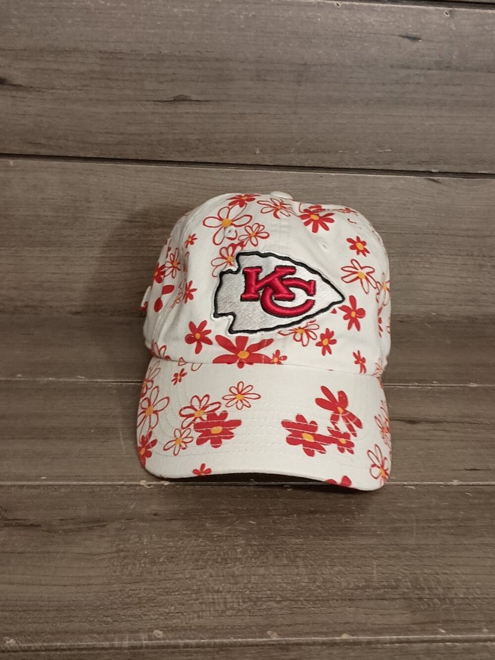 Kansas City Chiefs 47Brand Youth Adjustable Hat Red White Daisy Pattern